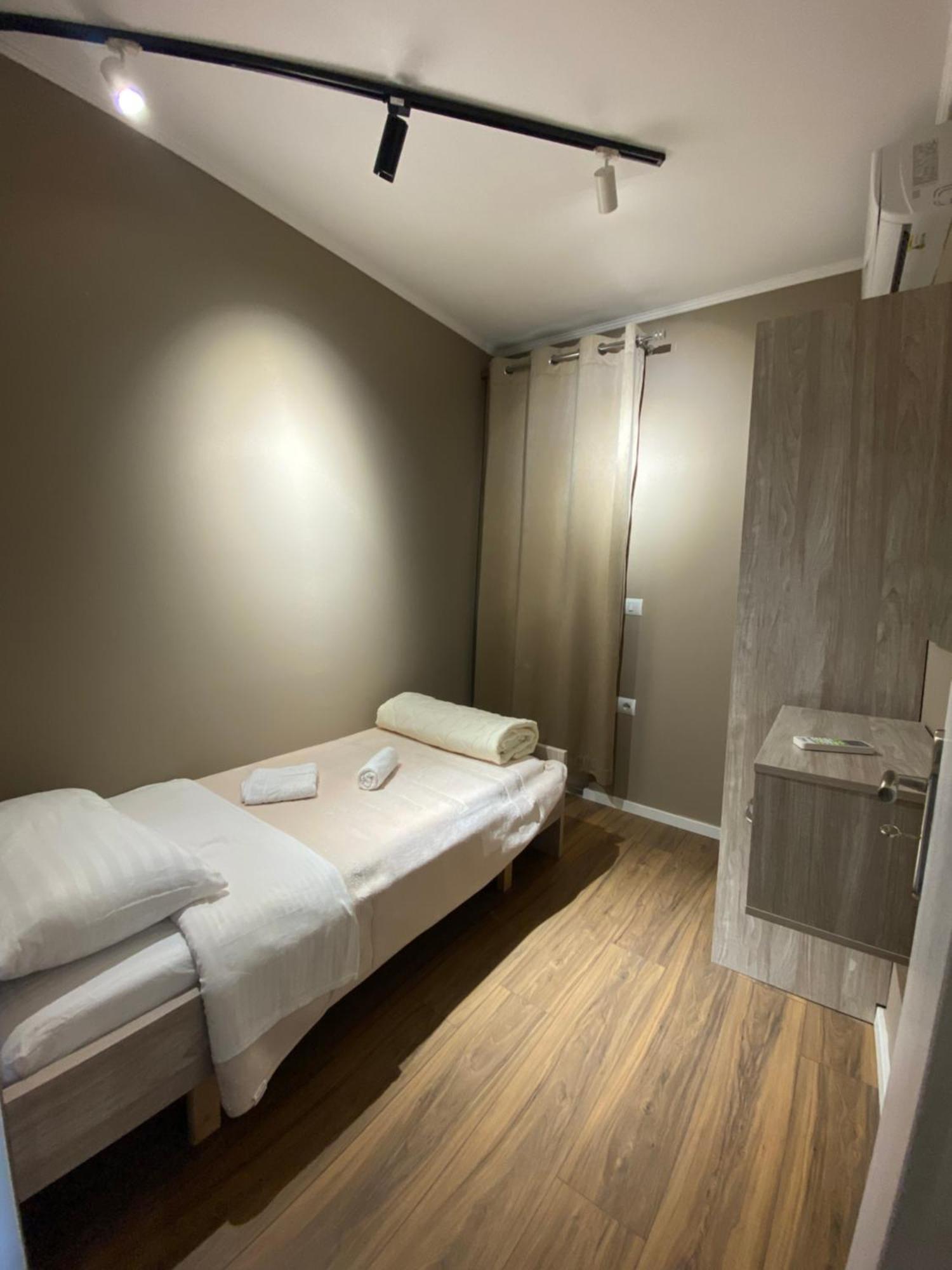 Novs Hotel Rooms Gjirokastër Exterior foto